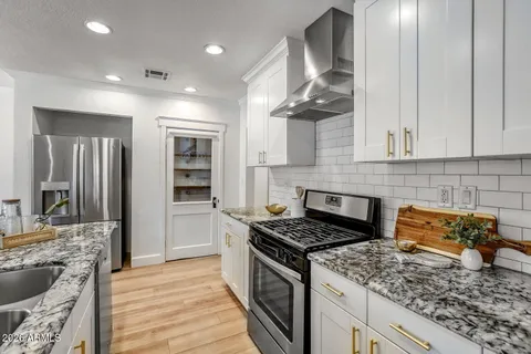 $950,000 | 4036 North 40th Place, Phoenix, AZ 85018