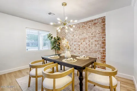 $950,000 | 4036 North 40th Place, Phoenix, AZ 85018