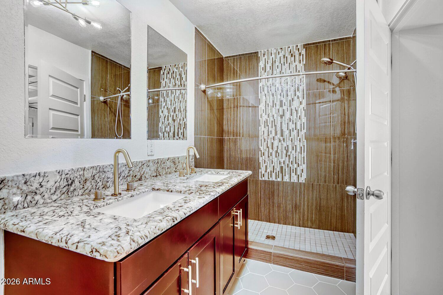 4036 North 40th Place Phoenix, AZ 85018 - Photo 23 of 29 4036 North 40th Place - Web Quality - 02