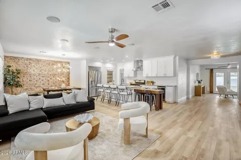 $950,000 | 4036 North 40th Place, Phoenix, AZ 85018