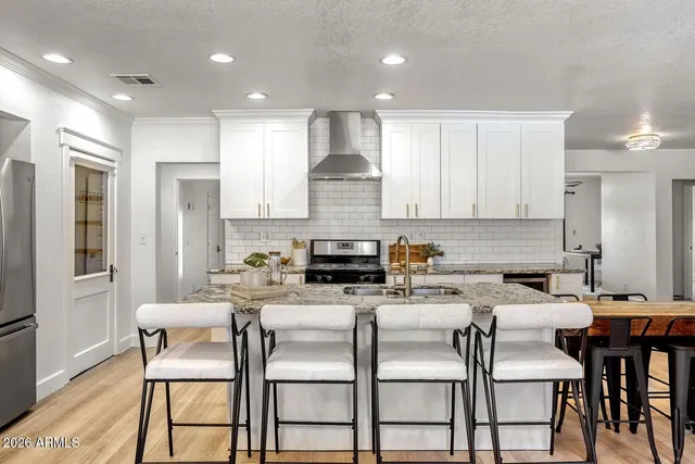 $975,000 | 4036 North 40th Place, Phoenix, AZ 85018