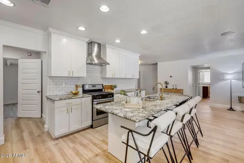 $950,000 | 4036 North 40th Place, Phoenix, AZ 85018