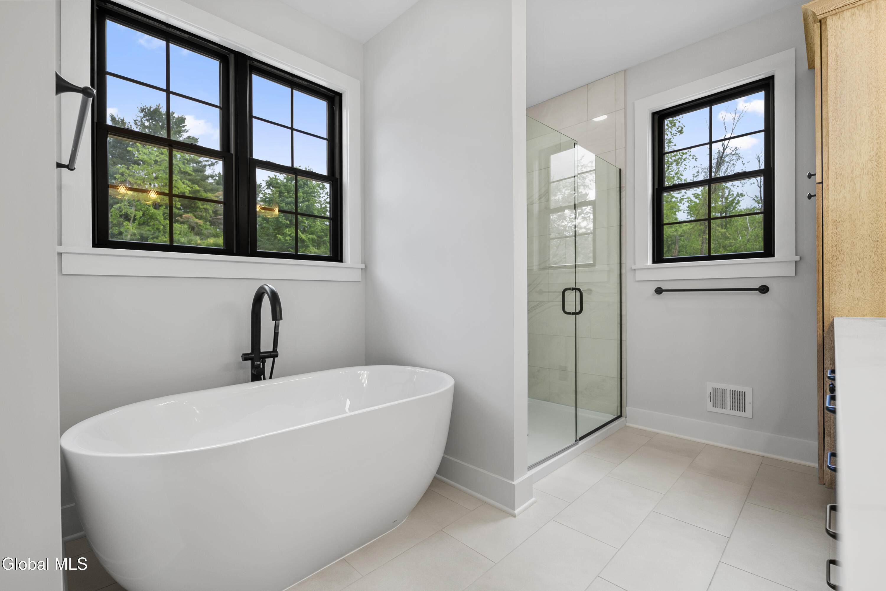 1611 Best Road North Greenbush, NY 12144 - Photo 10 of 11 063