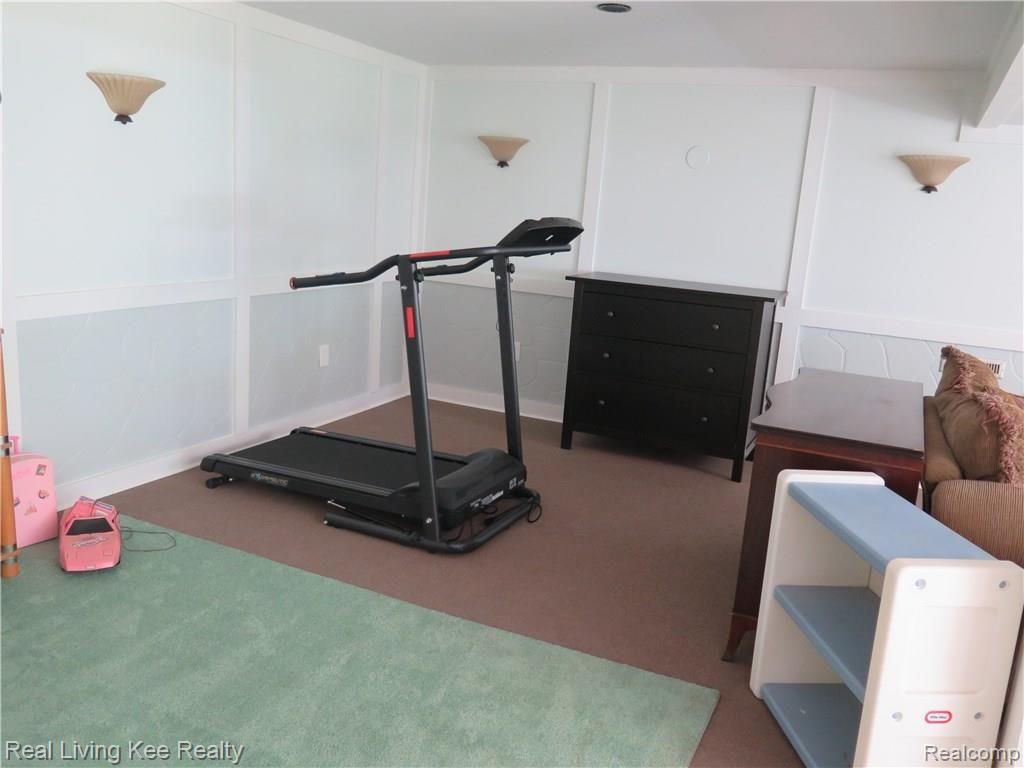 2195 Wayward Drive Rochester, MI 48309 - Photo 23 of 32 IMG_1844.JPG
