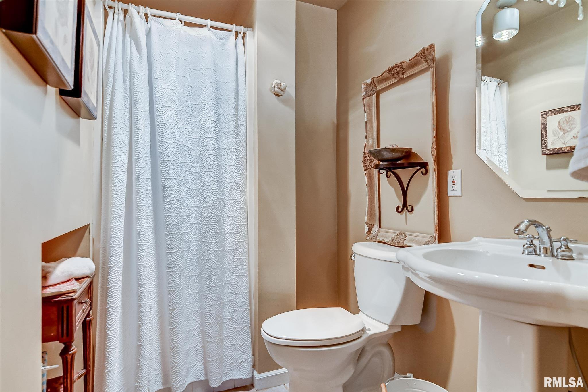 218 East Main Street Rochester, IL 62563 - Photo 28 of 47