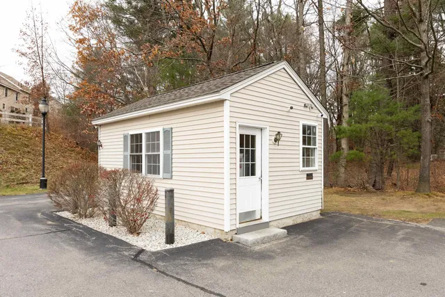 $399,999 | 15 A Intervale Court, Hudson, NH 03051