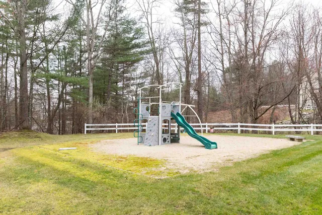 $399,999 | 15 A Intervale Court, Hudson, NH 03051