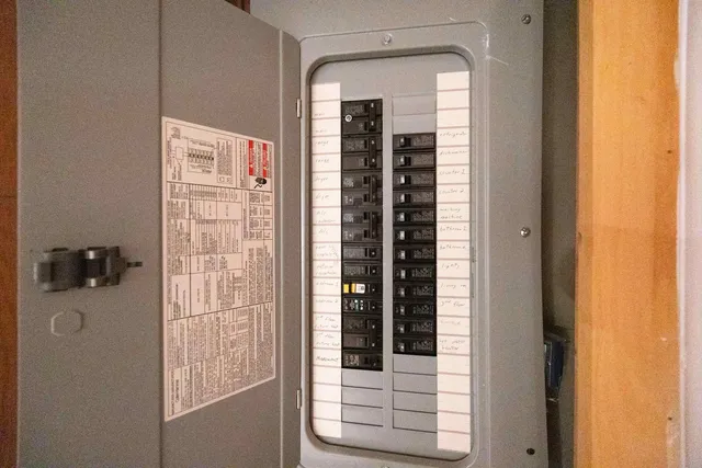 $399,999 | 15 A Intervale Court, Hudson, NH 03051