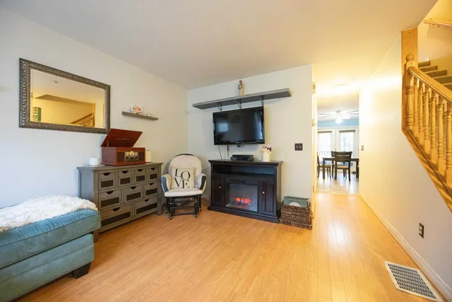 $399,999 | 15 A Intervale Court, Hudson, NH 03051