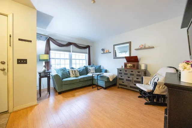 $399,999 | 15 A Intervale Court, Hudson, NH 03051