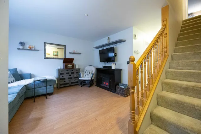 $399,999 | 15 A Intervale Court, Hudson, NH 03051