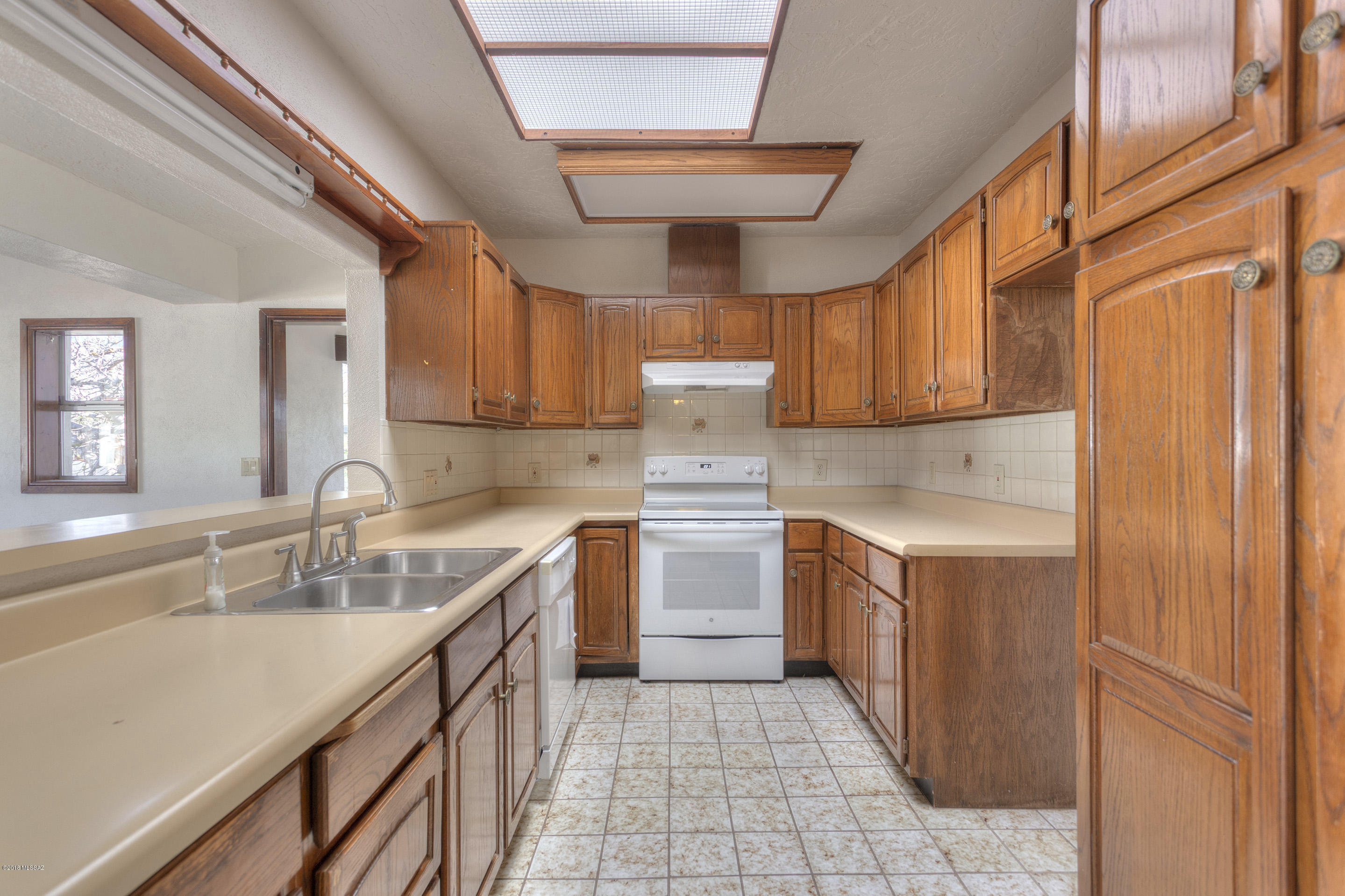 410 Bury Court Rio Rico, AZ 85648 - Photo 18 of 39