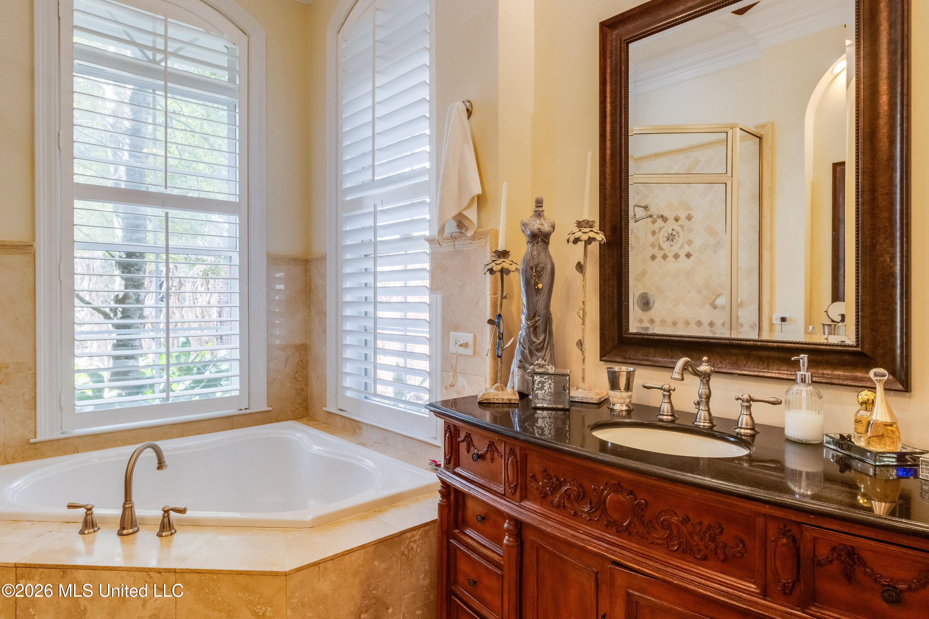 160 Pittman Road Ocean Springs, MS 39564 - Photo 25 of 58 Master Bathroom