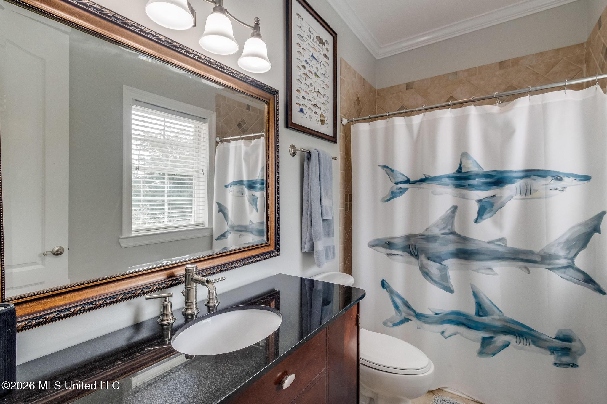 160 Pittman Road Ocean Springs, MS 39564 - Photo 39 of 58 Guest Bathroom