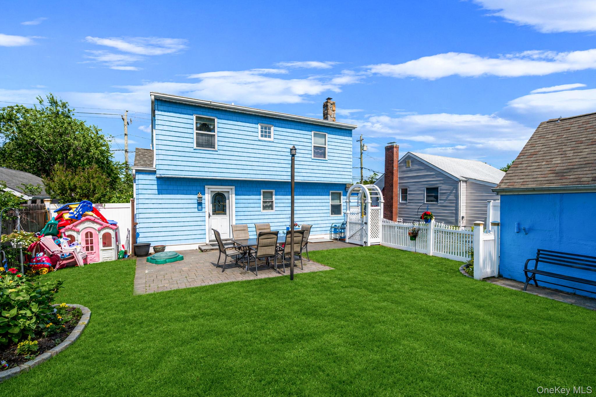 61 North Ocean Avenue Islip, NY 11751 - Photo 33 of 36