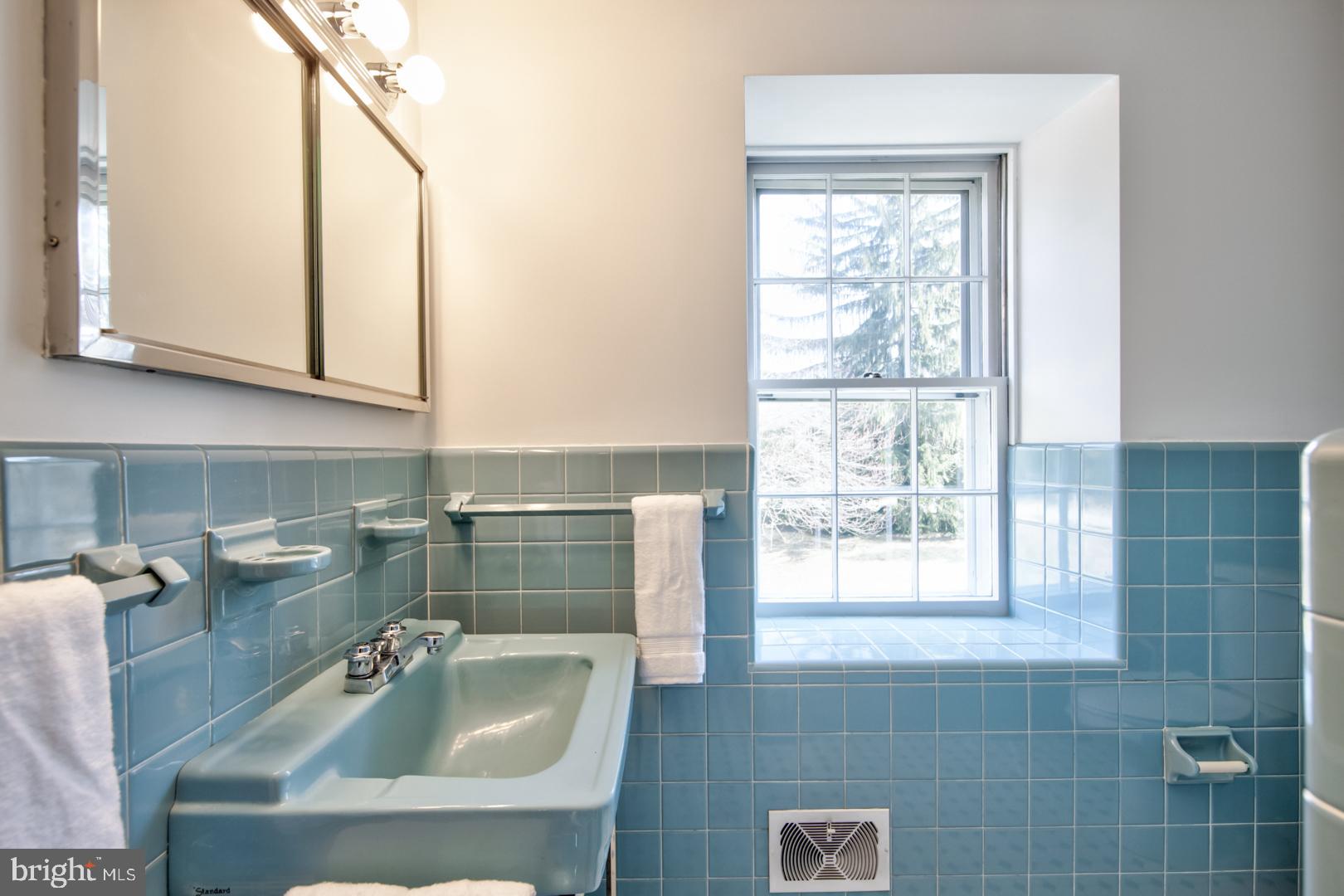 774 Mt Moro Road Villanova, PA 19085 - Photo 20 of 33 Bath