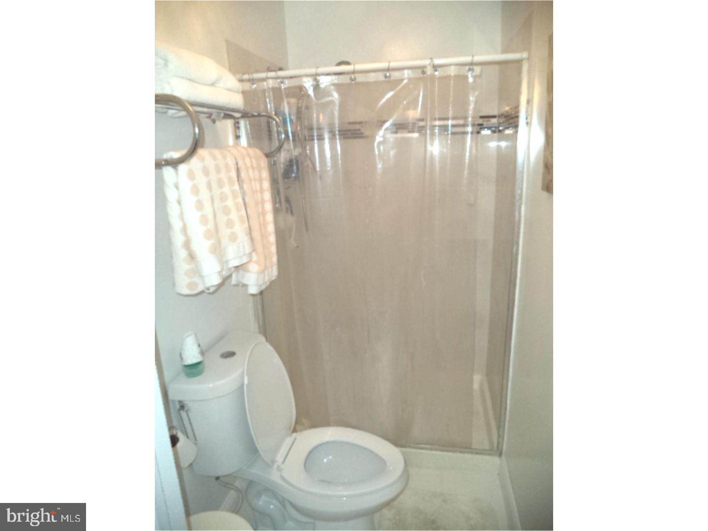 34 Cameron Circle Clementon, NJ 08021 - Photo 12 of 17 Bathroom