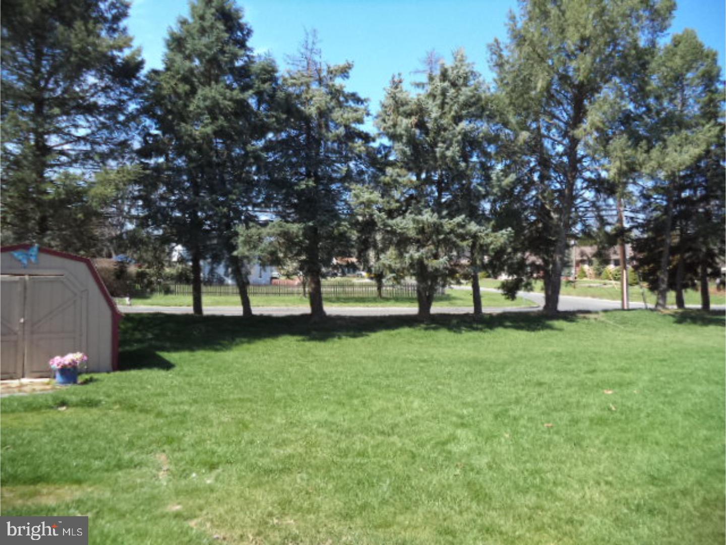 34 Cameron Circle Clementon, NJ 08021 - Photo 16 of 17 Back Yard