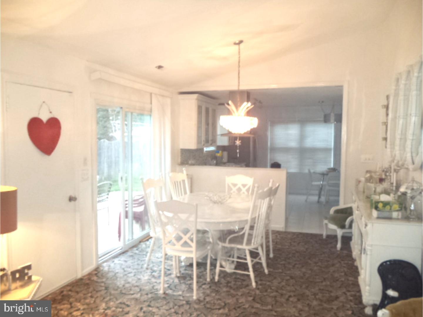 34 Cameron Circle Clementon, NJ 08021 - Photo 6 of 17 Dining Room