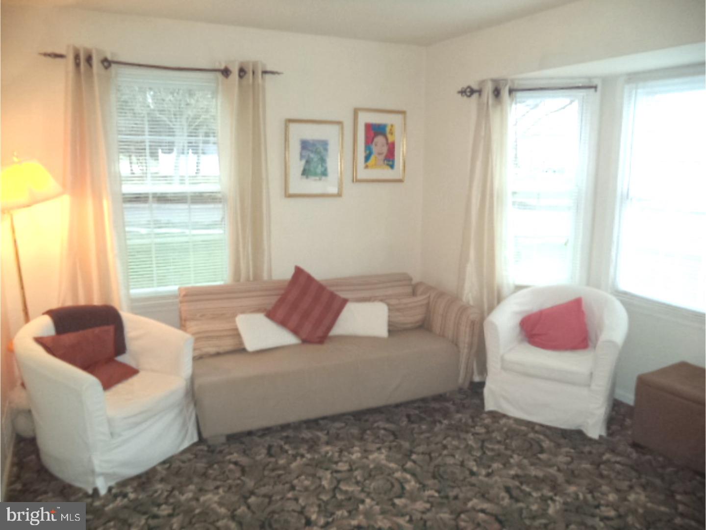 34 Cameron Circle Clementon, NJ 08021 - Photo 8 of 17 Family Room