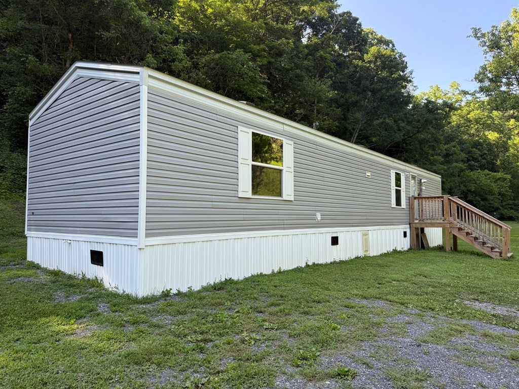 35 Thompson Creek Road Honaker, VA 24260 - Photo 3 of 22 Gallery Image 3