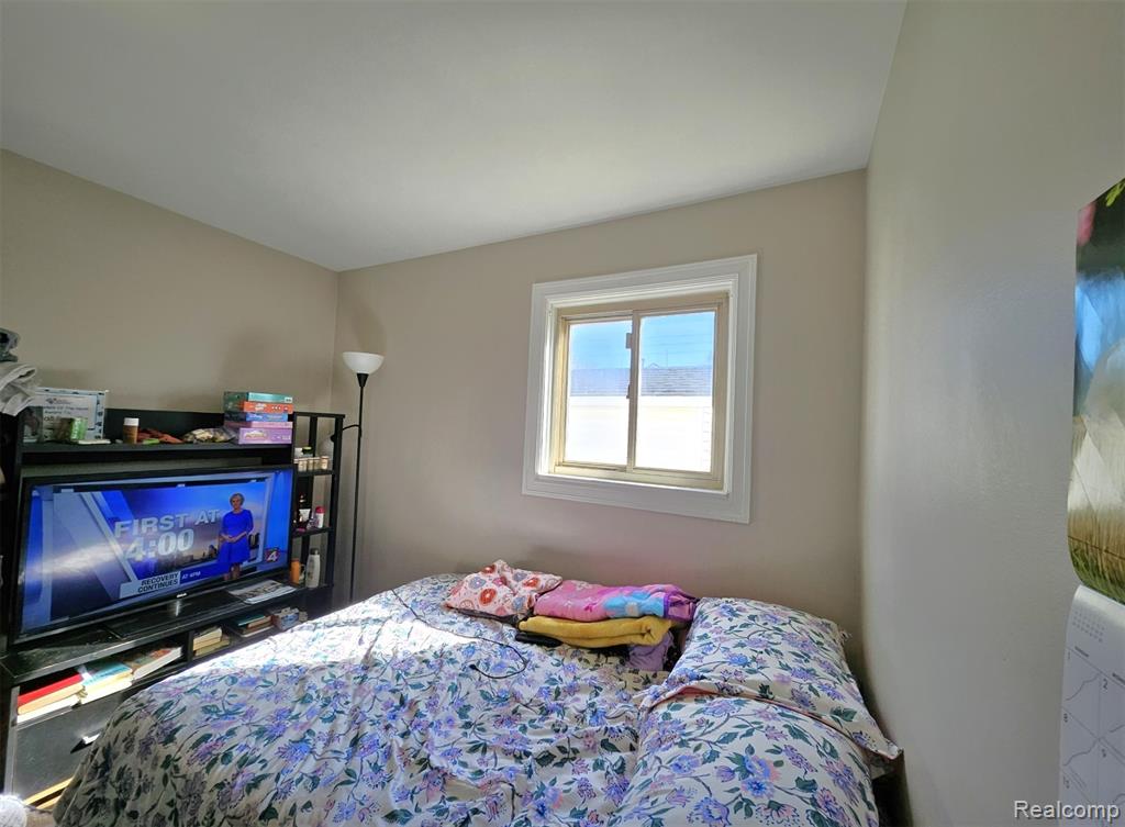 16830 Stephens Road Eastpointe, MI 48021 - Photo 19 of 30