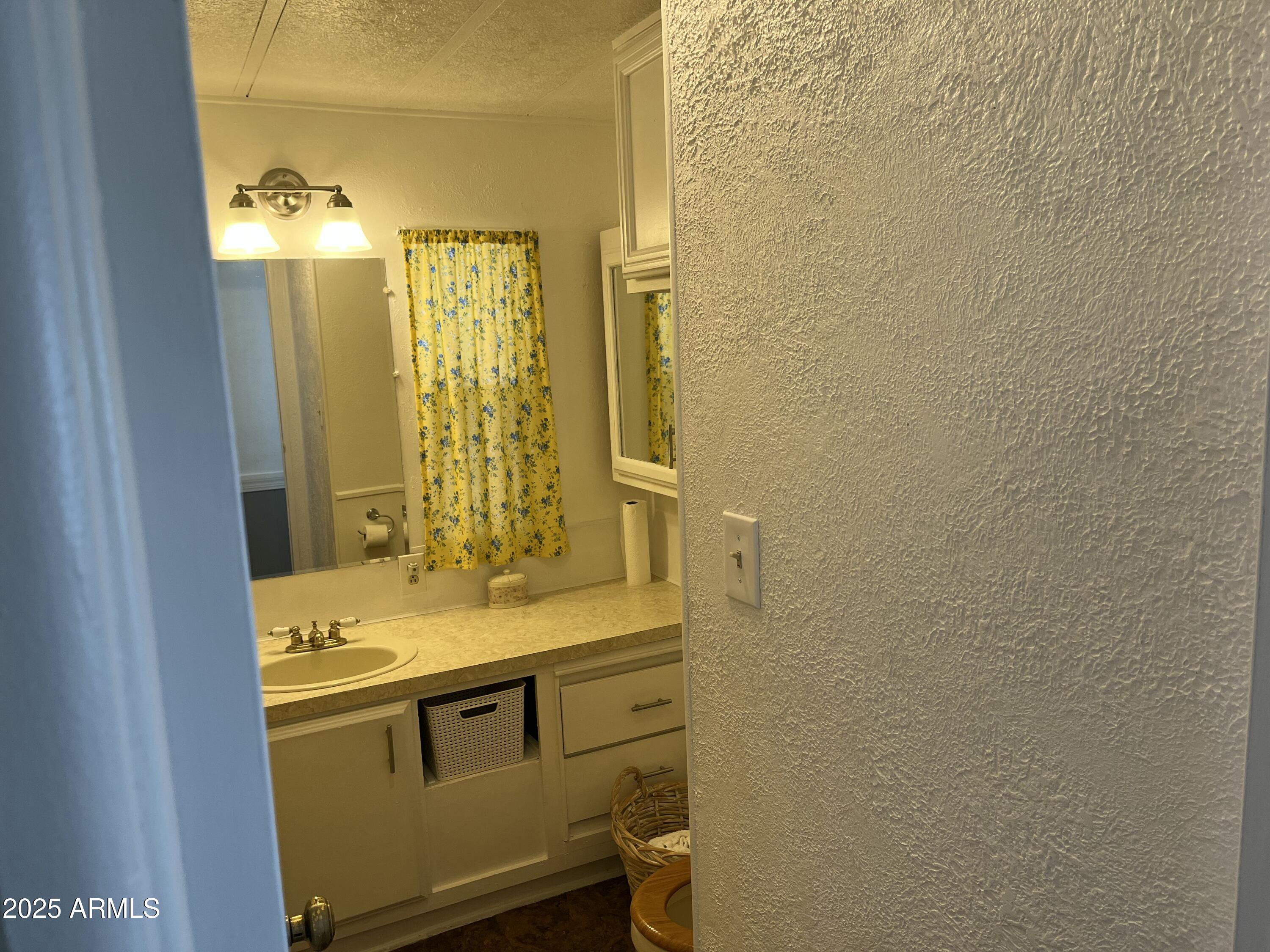 2524 East Contention Mine Road, Unit 20 Phoenix, AZ 85032 - Photo 7 of 15 IMG_1197