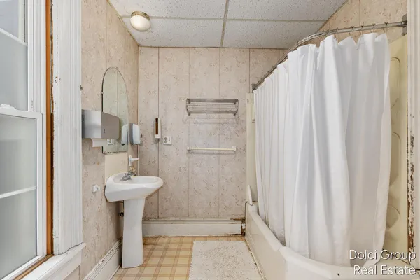 $149,900 | 86 Vosper Street, Saranac, MI 48881