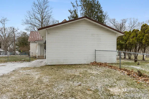 $149,900 | 86 Vosper Street, Saranac, MI 48881