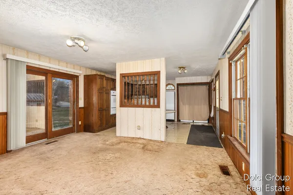 $149,900 | 86 Vosper Street, Saranac, MI 48881