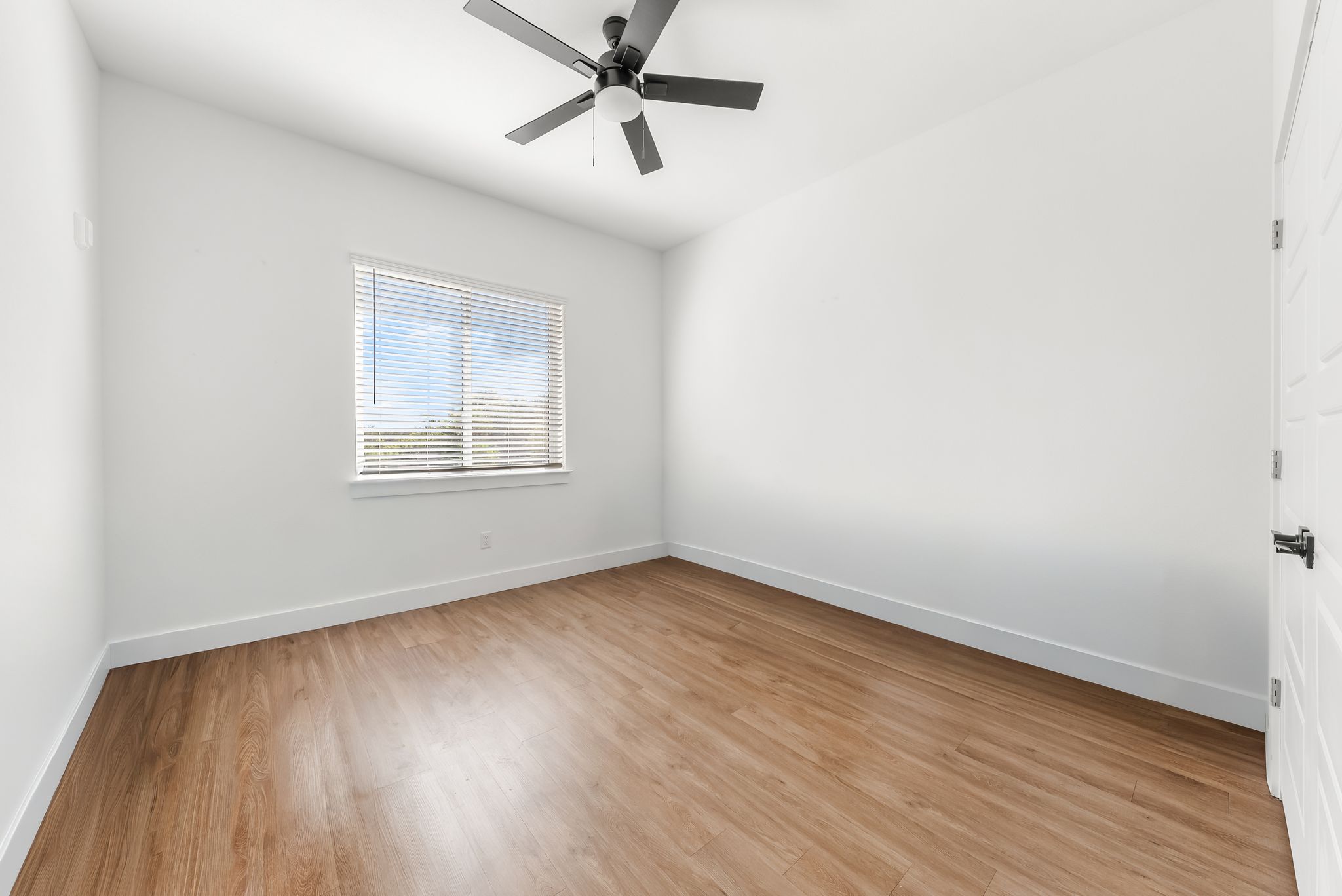 1811 Webberville Road, Unit 1307 Austin, TX 78721 - Photo 16 of 20 Gallery Image 16