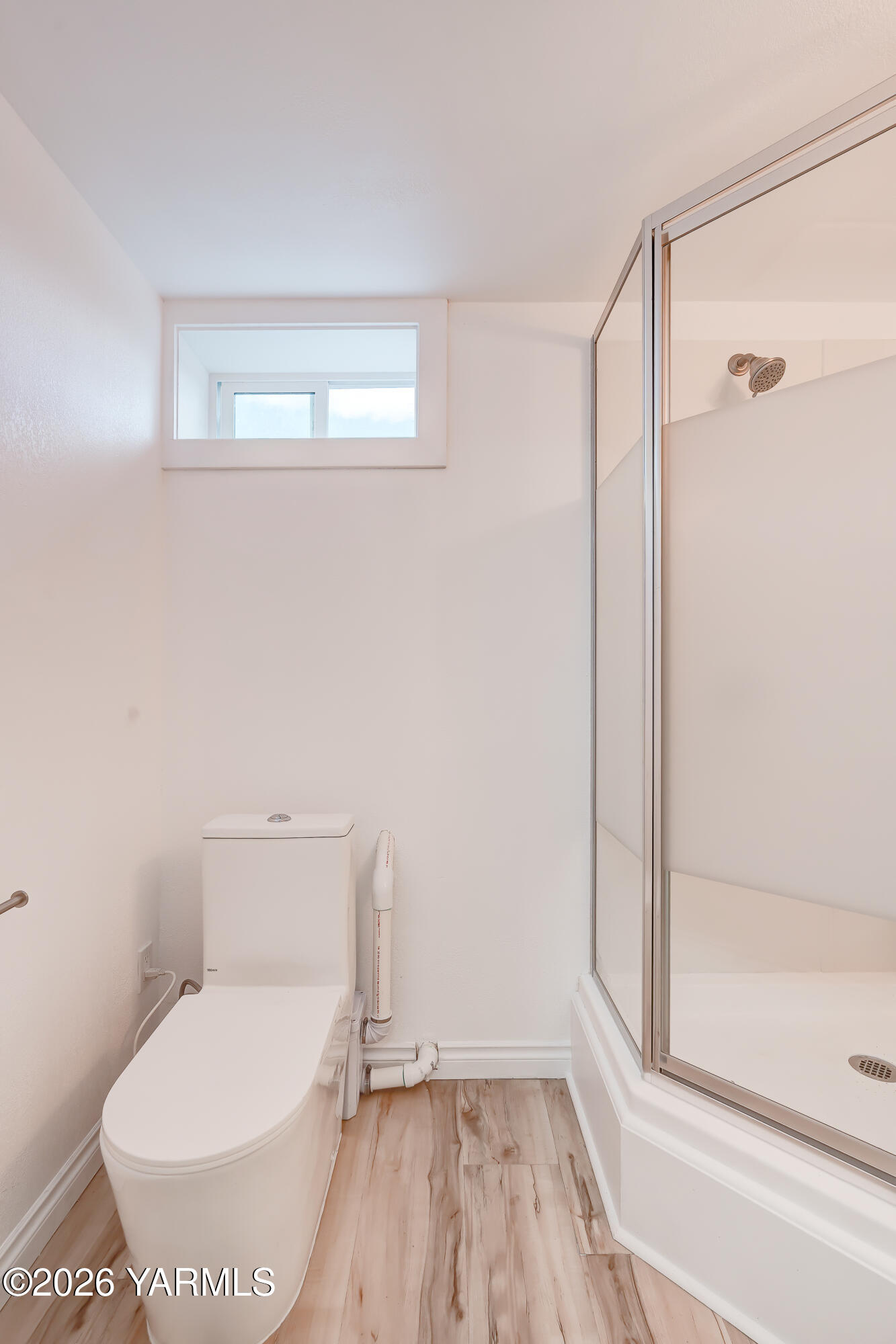 650 White Road Zillah, WA 98953 - Photo 28 of 39 Downstairs bathroom