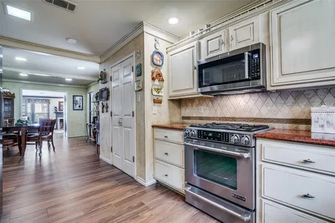 $550,000 | 713 Meadow Drive, Corsicana, TX 75110