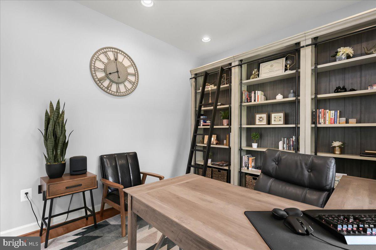 702 Childs Point Road Annapolis, MD 21401 - Photo 26 of 117 Main Level Office