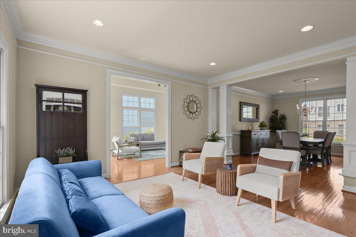 702 Childs Point Road Annapolis, MD 21401 - Photo 29 of 117 Living Room