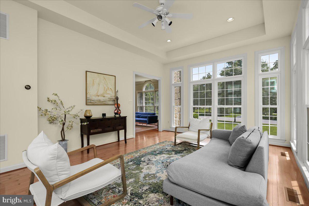 702 Childs Point Road Annapolis, MD 21401 - Photo 39 of 117 Sunroom