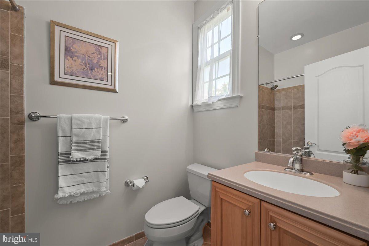 702 Childs Point Road Annapolis, MD 21401 - Photo 44 of 117 Main Level Ensuite Bath