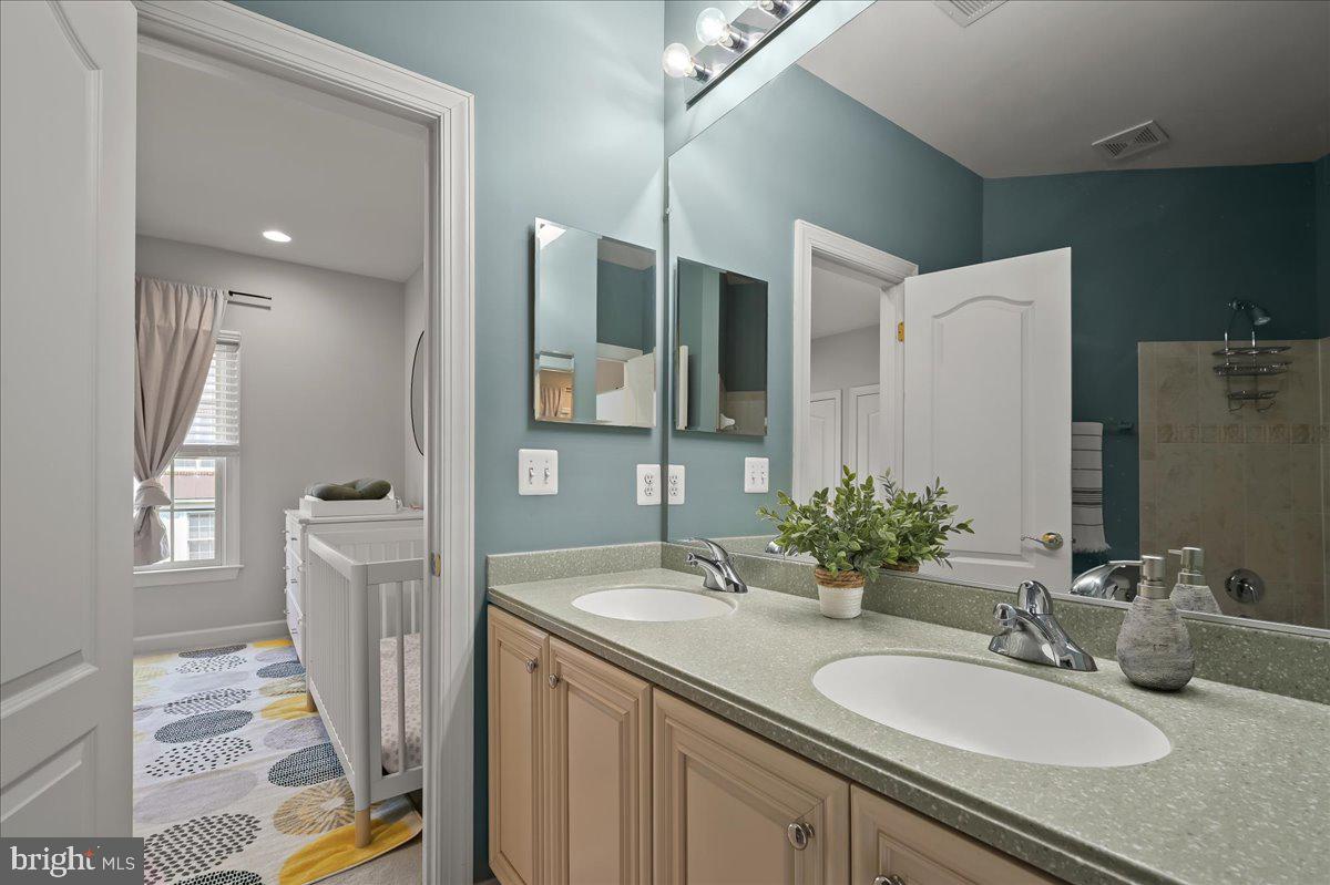 702 Childs Point Road Annapolis, MD 21401 - Photo 61 of 117 Bedroom #3 jack and jill bathroom
