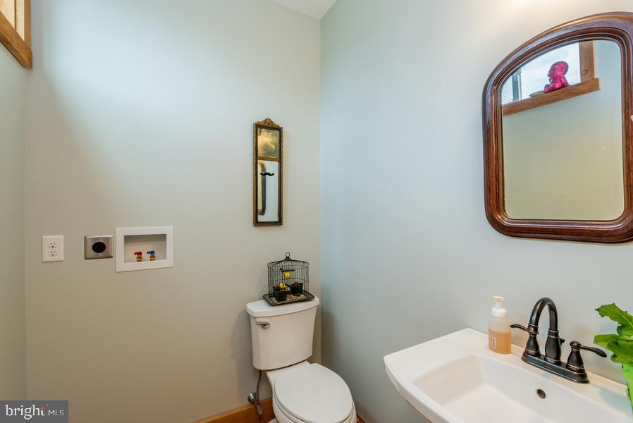 6068 Linglestown Road Harrisburg, PA 17112 - Photo 38 of 47 studio half bath