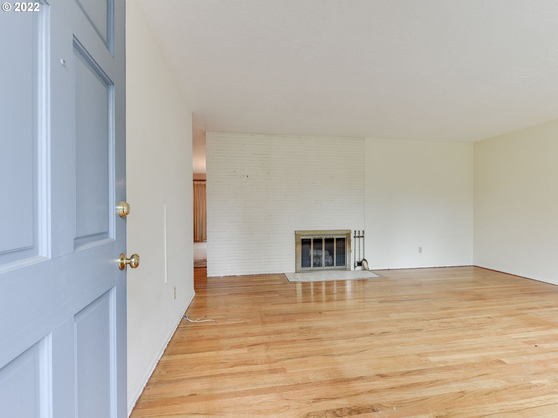 4803 Southwest Hamilton Street Portland, OR 97221 - Photo 5 of 25 Living Room