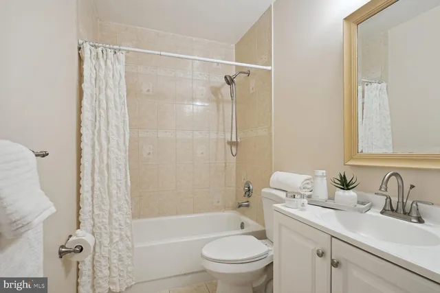 $2,700 | 9497 Linden Leaf Court, Unit 2, Fairfax, VA 22031