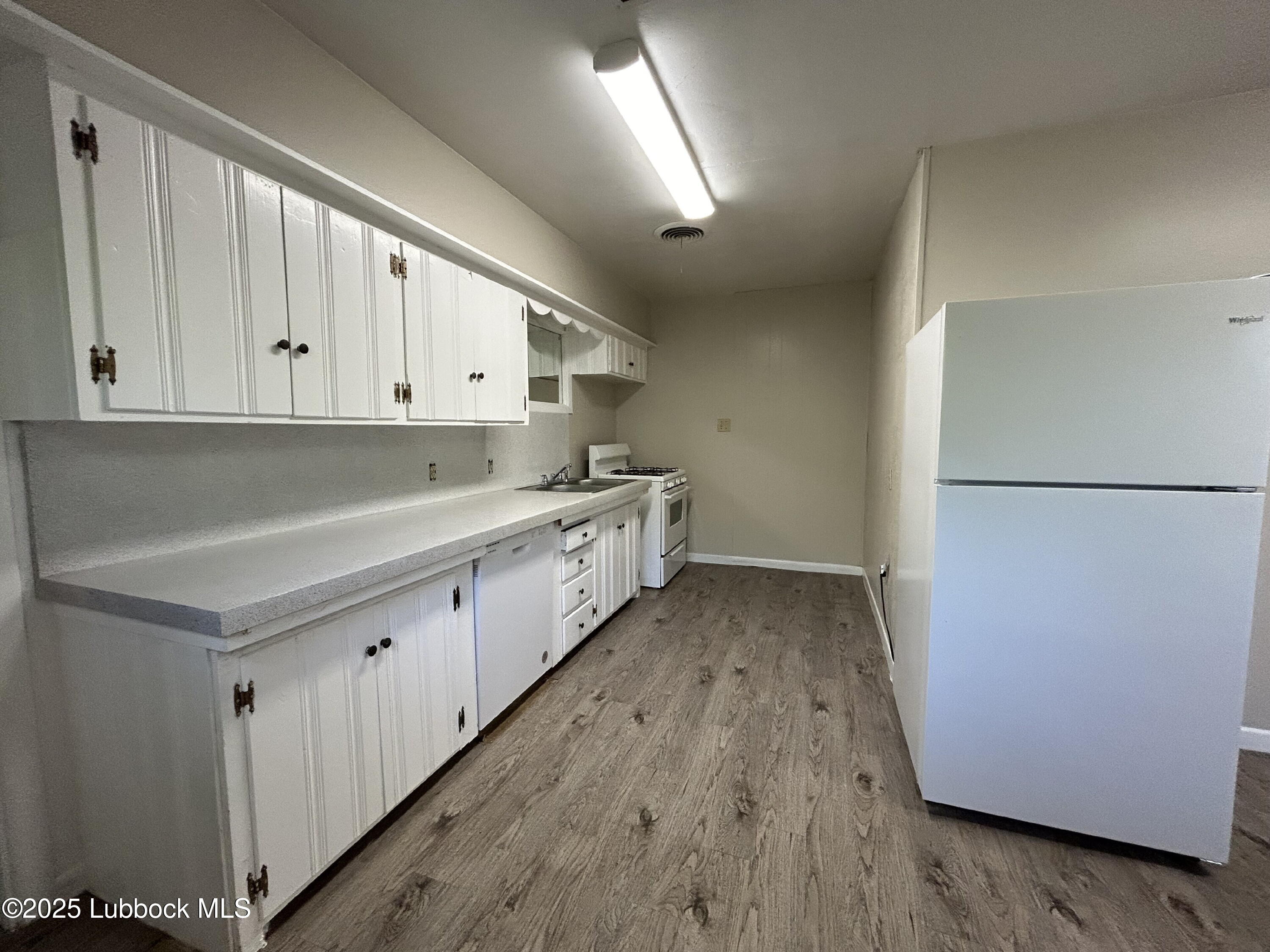 3004 30th Street Lubbock, TX 79410 - Photo 3 of 15 IMG_7173