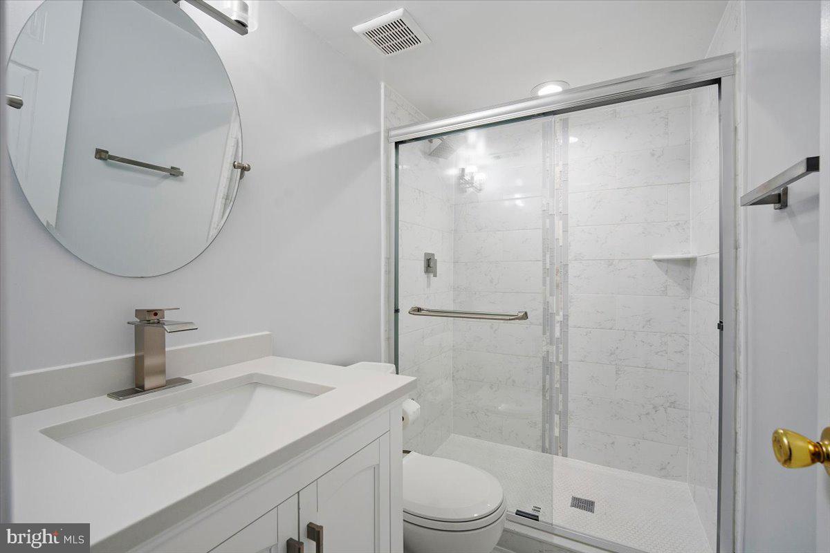 3912 Gelding Lane Olney, MD 20832 - Photo 27 of 62 Lower level bedroom ensuite full bathroom