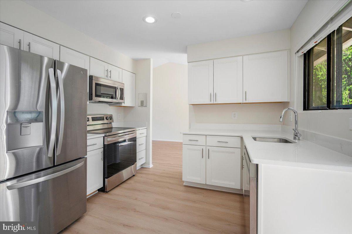3912 Gelding Lane Olney, MD 20832 - Photo 7 of 62 Quartz counters