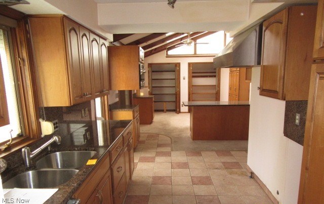 1437 Westover Road Cleveland, OH 44118 - Photo 23 of 30 kitchen