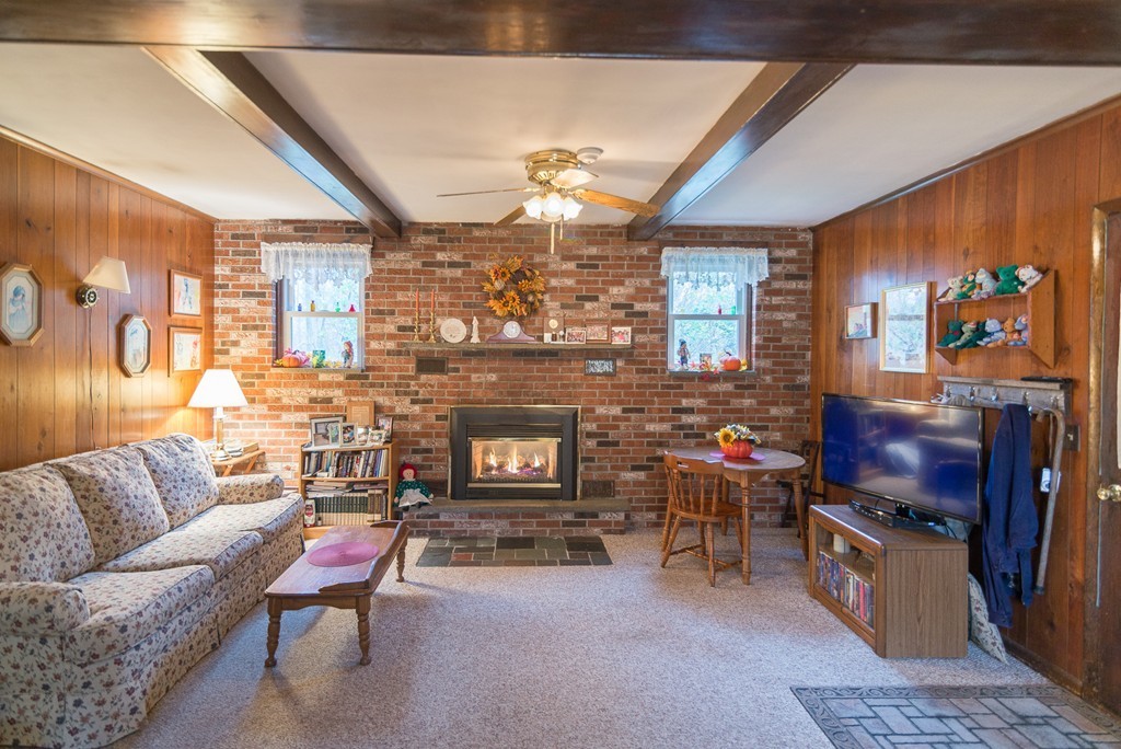 33 Colonial Way Rehoboth, MA 02769 - Photo 8 of 17 Gallery Image 8