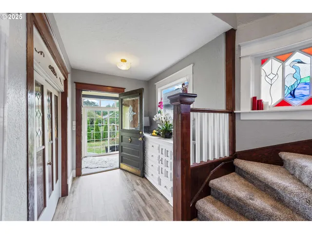 $430,000 | 1475 Sherman Avenue, North Bend, OR 97459