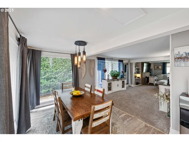 $430,000 | 1475 Sherman Avenue, North Bend, OR 97459