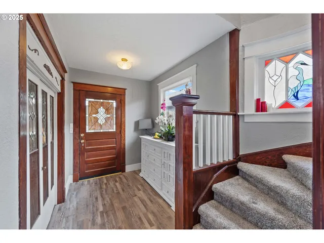 $430,000 | 1475 Sherman Avenue, North Bend, OR 97459