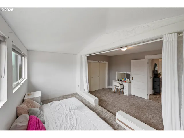 $430,000 | 1475 Sherman Avenue, North Bend, OR 97459